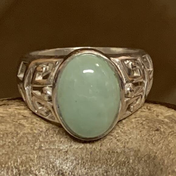 Sterling Silver and Green Chalcedony Ring By SETA Size 8 - Picture 4 of 6